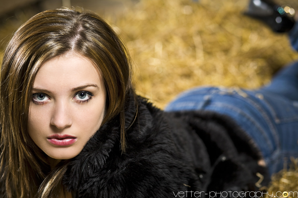 Scheune jowita schneeberger akt nude nackt erotik portrait 2012